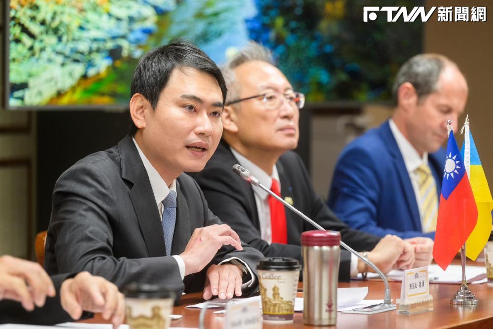 朱立倫拒為「納粹說」道歉還嗆國際　陳冠廷：與普丁出兵烏克蘭說法高度相似's story cover image